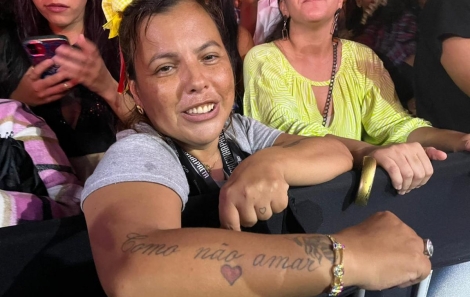 Mulher com tatuagem da Calcinha preta - Gabriel Ribeiro