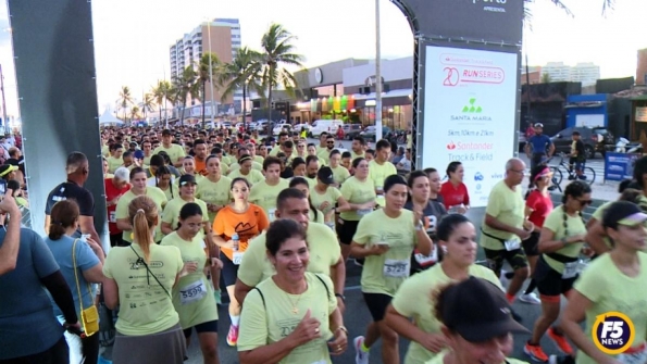 Corredores celebram etapa sunset da TF Run Series em Aracaju